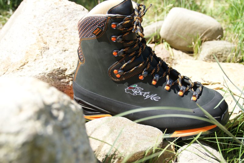 Buty KOSTYLE myśliwskie, trekkingowe, outdoorowe KS-AVANT z nubuku z podeszwą Vibram – Wodoodporne i trwałe - obrazek 4